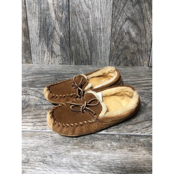 L.L. Bean Kids Youth Wicked Good Suede Leather Shearling Slippers Moccasins 3 - Picture 1 of 8